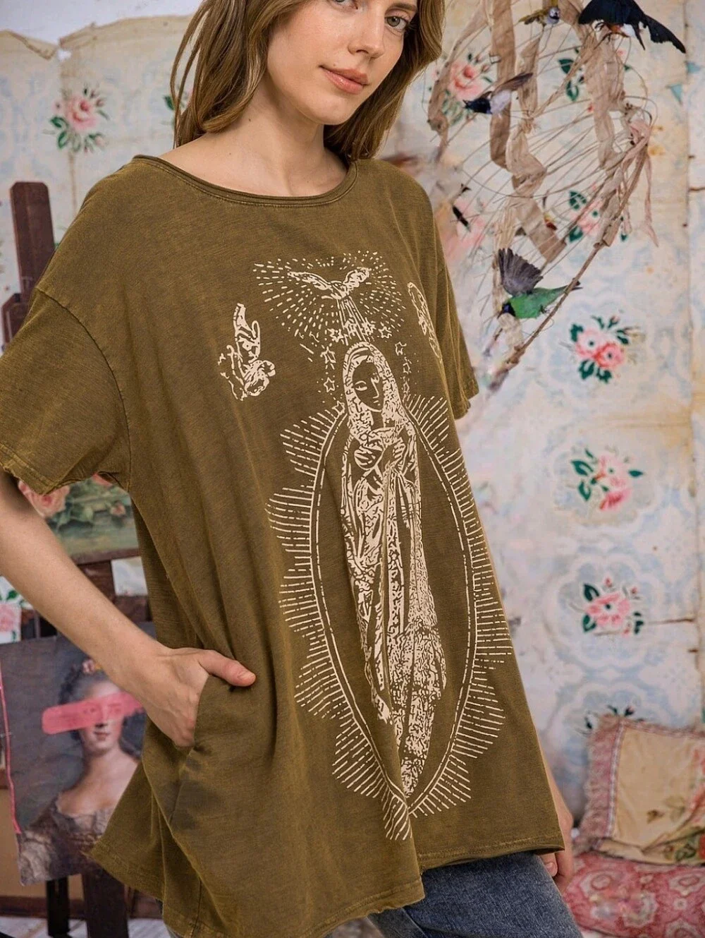 Magnolia Style Olive Graphic Virgin Mary Tunic Boho T-shirt Blue Velvet Brand M - Picture 2 of 5